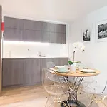 Downtown Design Διαμέρισμα *